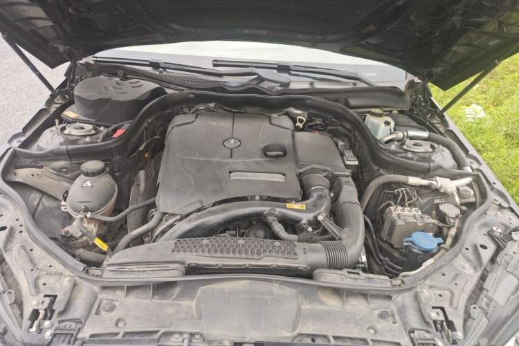 Used Mercedes-Benz E-Class 2015 E 260 L Sport Edition Engine Bay