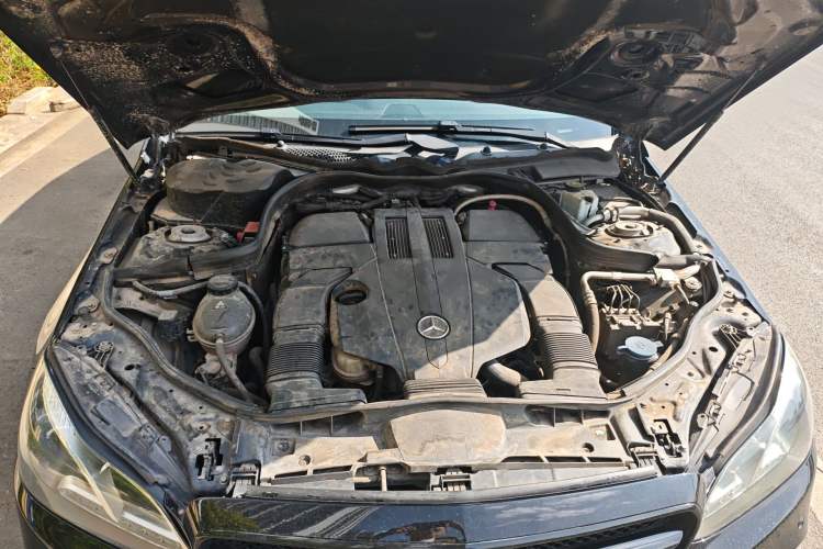 Used Mercedes-Benz E-Class 2015 E 320 L Sport 4MATIC Engine Bay