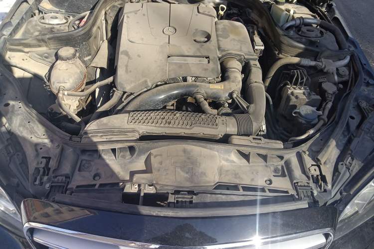Used Mercedes-Benz E-Class 2015 E 260 L Sport Edition Engine Bay