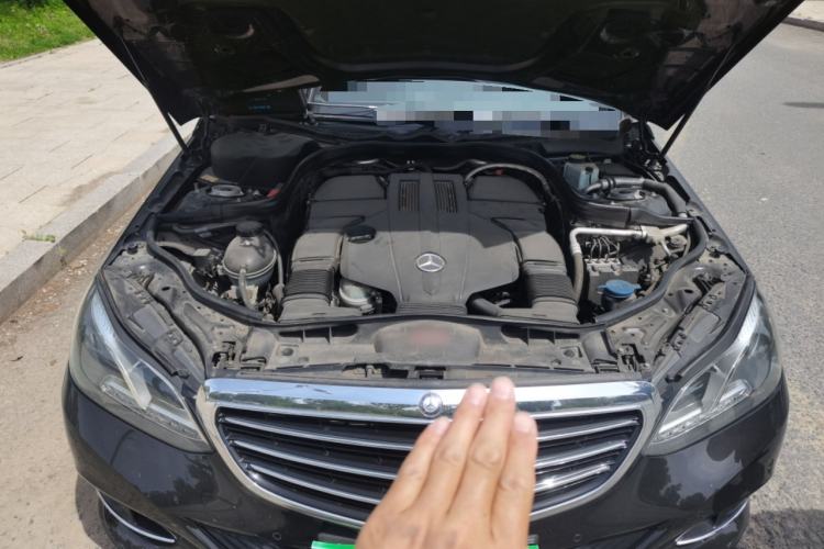 Used Mercedes-Benz E-Class 2015 E 320 L Engine Bay