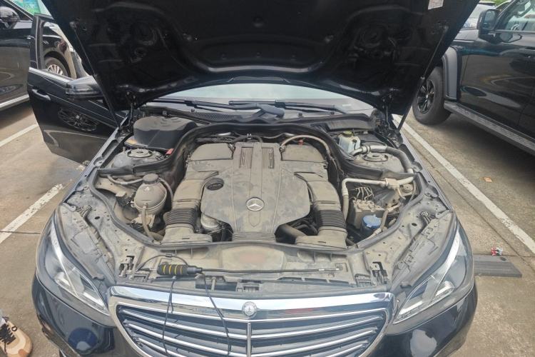 Used Mercedes-Benz E-Class 2015 E 320 L Engine Bay