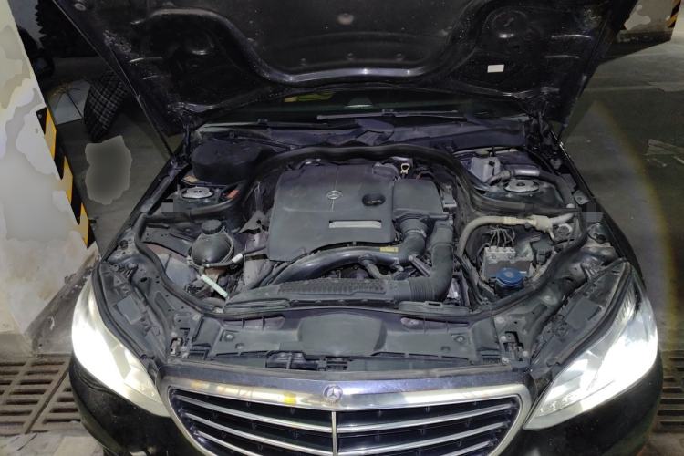 Used Mercedes-Benz E-Class 2015 E 200 L Engine Bay