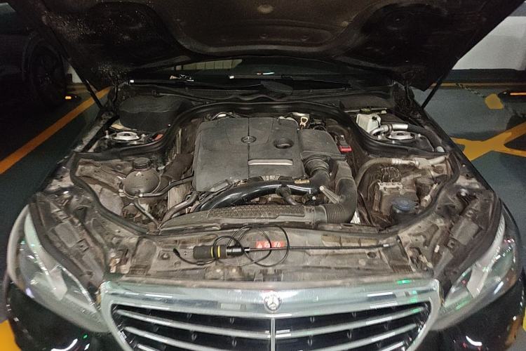 Used Mercedes-Benz E-Class 2015 E 260 L Engine Bay