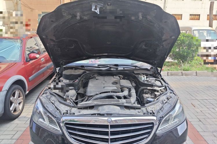 Used Mercedes-Benz E-Class 2015 Facelift E 200 L Engine Bay