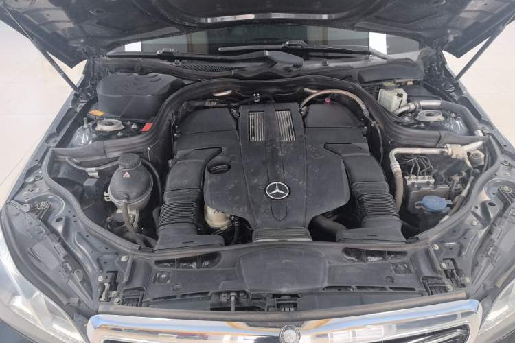 Used Mercedes-Benz E-Class 2015 E 320 L 4MATIC Engine Bay