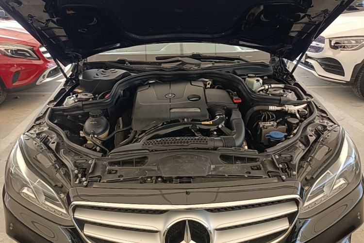 Used Mercedes-Benz E-Class 2015 E 260 L Sport Edition Engine Bay