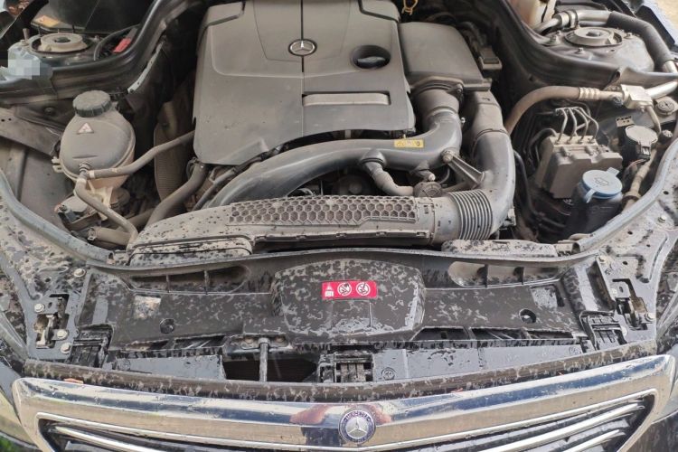 Used Mercedes-Benz E-Class 2015 E 200 L Engine Bay