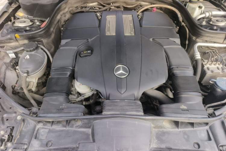 Used Mercedes-Benz E-Class 2015 E 320 L 4MATIC Engine Bay