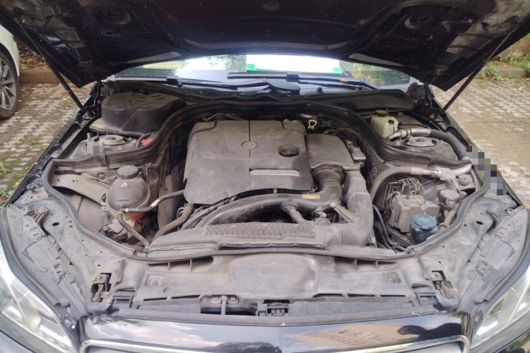 Used Mercedes-Benz E-Class 2015 E 260 L Sport & Fashion Model Engine Bay