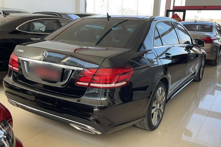 Used Mercedes-Benz E-Class 2015 Facelift E 200 L Exterior 3