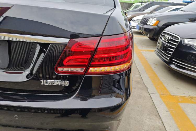Used Mercedes-Benz E-Class 2015 Facelift E 200 L Sport Edition Exterior 3