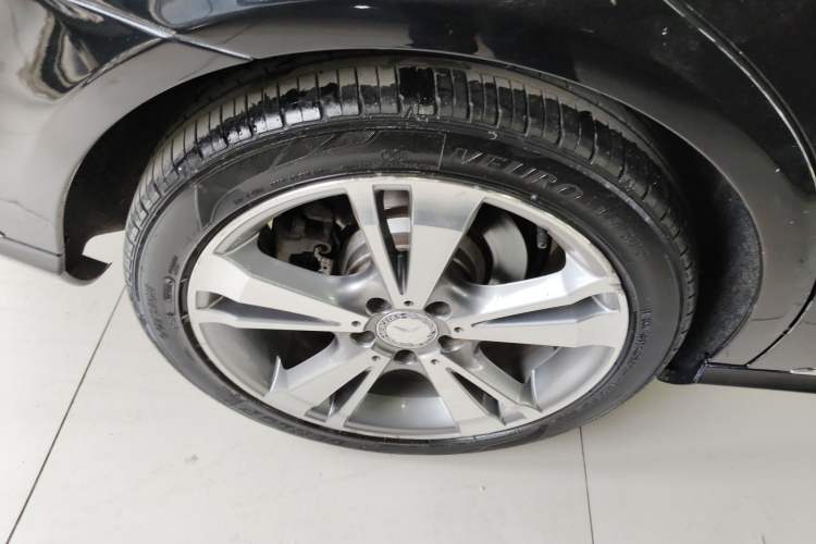 Used Mercedes-Benz E-Class 2015 E 320 L 4MATIC Exterior 5