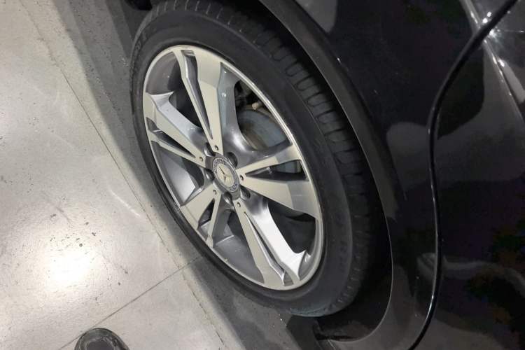 Used Mercedes-Benz E-Class 2015 E 320 L 4MATIC Exterior 5
