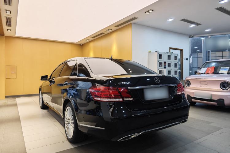 Used Mercedes-Benz E-Class 2015 Revised E 260 L Exterior 5