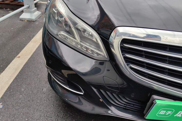 Used Mercedes-Benz E-Class 2015 Facelift E 200 L Exterior 6