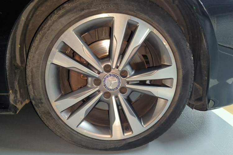 Used Mercedes-Benz E-Class 2015 Restyled E 260 L Sport Edition Exterior 7