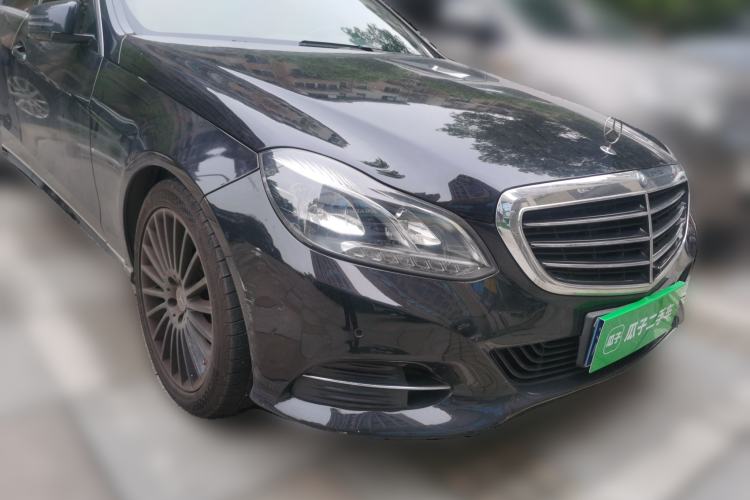 Used Mercedes-Benz E-Class 2015 E 260 L Front Right 45 Deg