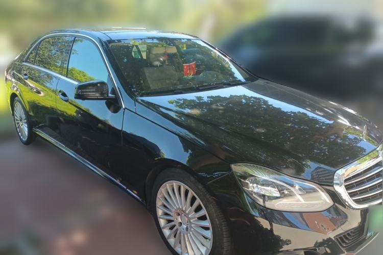 Used Mercedes-Benz E-Class 2015 E 260 L Front Right 45 Deg