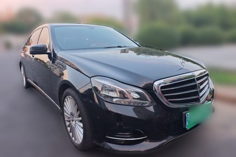 Used Mercedes-Benz E-Class 2015 E 200 L Front Right 45 Deg