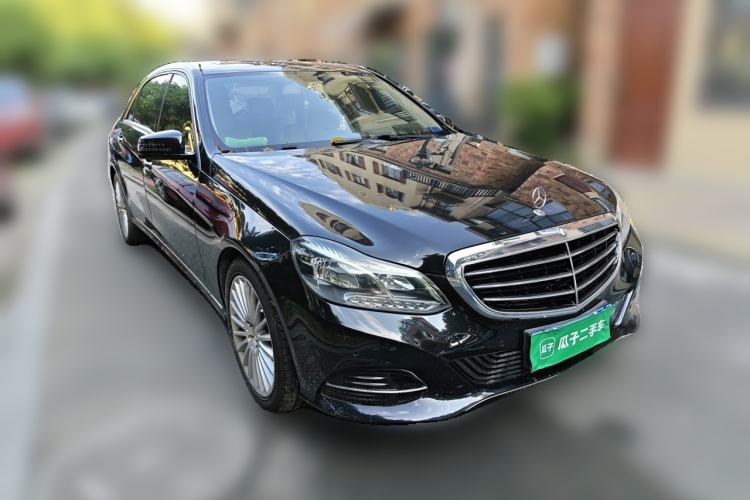 Used Mercedes-Benz E-Class 2015 E 200 L Front Right 45 Deg