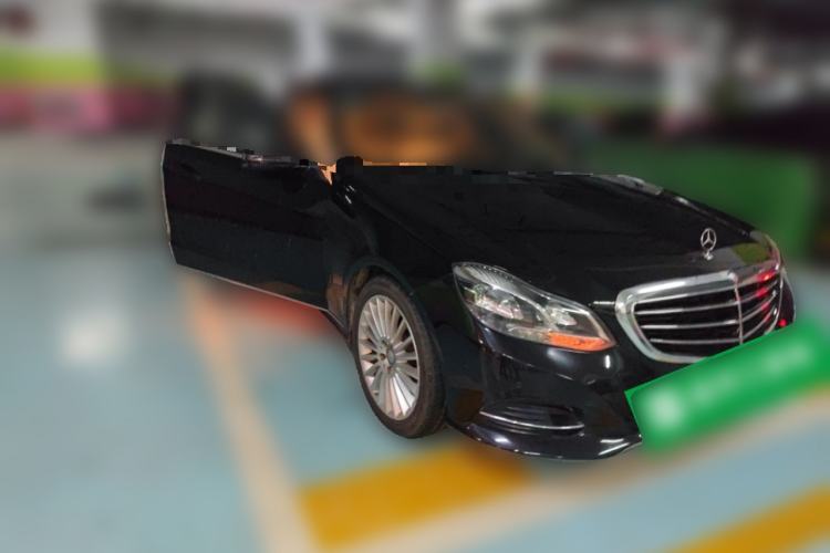 Used Mercedes-Benz E-Class 2015 E 200 L Front Right 45 Deg