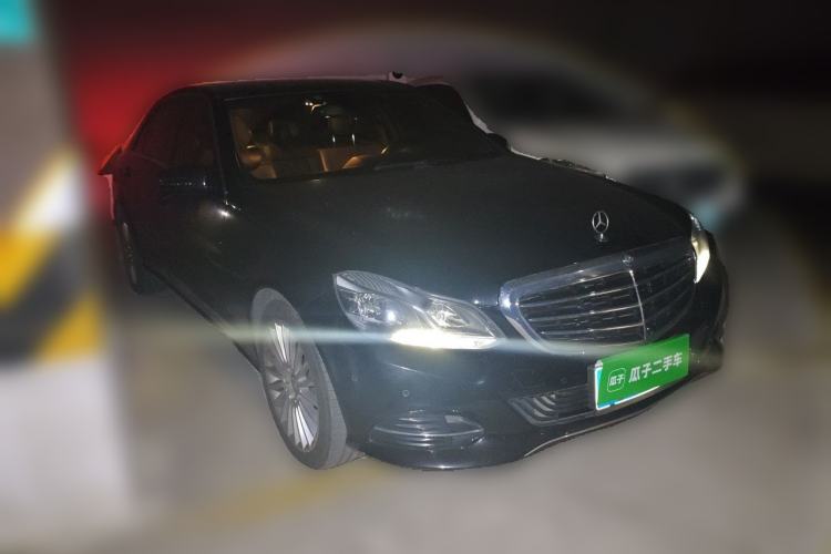 Used Mercedes-Benz E-Class 2015 E 260 L Front Right 45 Deg