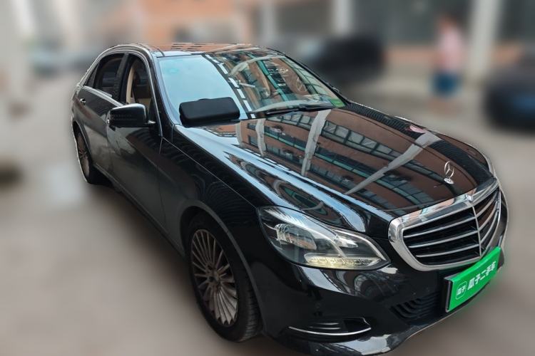 Used Mercedes-Benz E-Class 2015 E 260 L Front Right 45 Deg