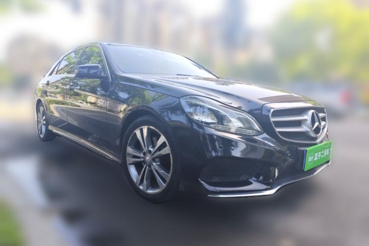 Used Mercedes-Benz E-Class 2015 E 260 L Sport & Fashion Model Front Right 45 Deg