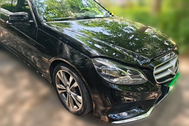 Used Mercedes-Benz E-Class 2015 E 260 L Sport & Fashion Model Front Right 45 Deg