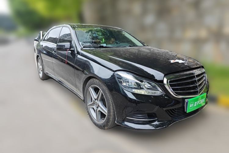Used Mercedes-Benz E-Class 2015 E 260 L Front Right 45 Deg