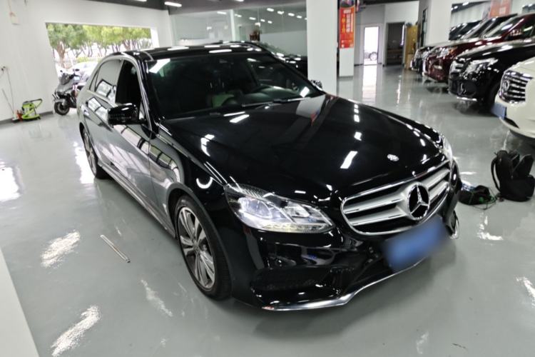 Used Mercedes-Benz E-Class 2015 E 260 L Sport & Fashion Model Front Right 45 Deg