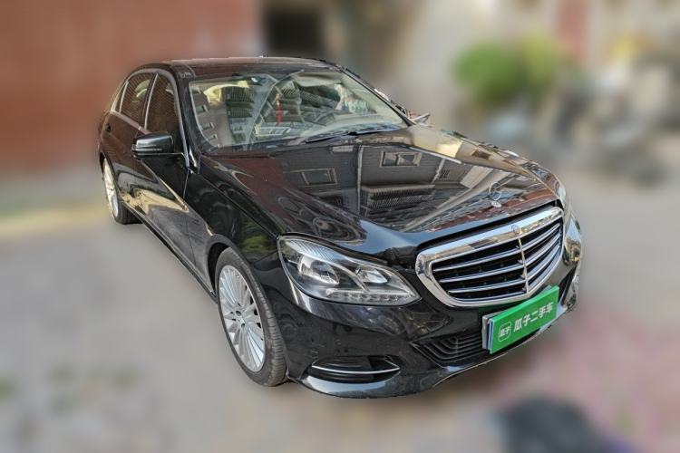 Used Mercedes-Benz E-Class 2015 Facelift E 200 L Front Right 45 Deg