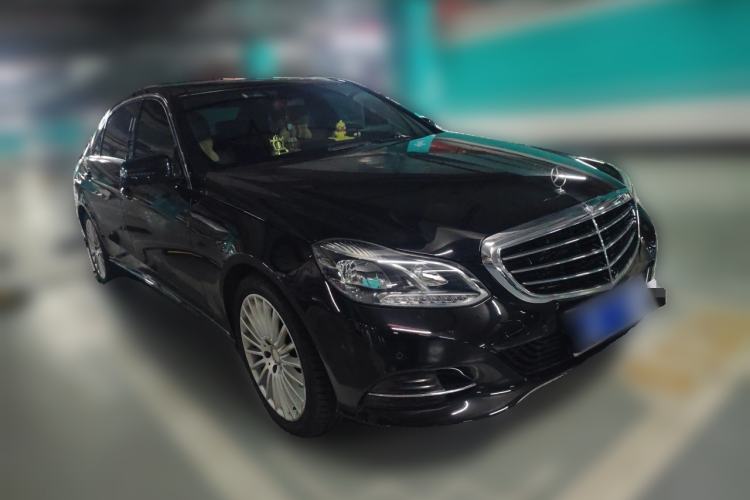 Used Mercedes-Benz E-Class 2015 E 260 L Front Right 45 Deg