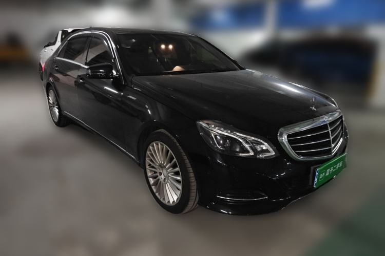 Used Mercedes-Benz E-Class 2015 E 200 L Front Right 45 Deg