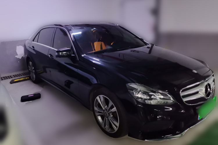 Used Mercedes-Benz E-Class 2015 E 260 L Sport & Fashion Model Front Right 45 Deg