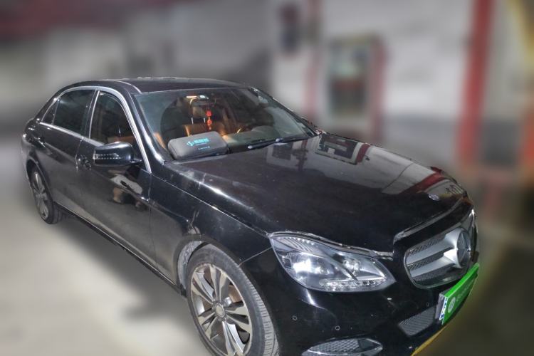 Used Mercedes-Benz E-Class 2015 E 200 L Sport Edition Front Right 45 Deg