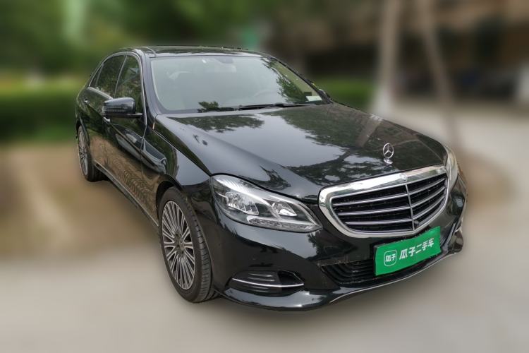 Used Mercedes-Benz E-Class 2015 E 260 L Front Right 45 Deg