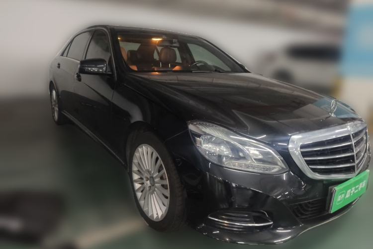 Used Mercedes-Benz E-Class 2015 Facelift E 200 L Front Right 45 Deg