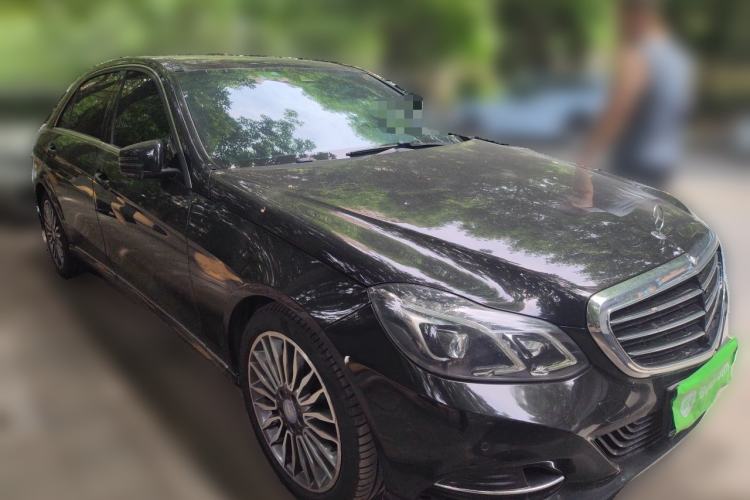 Used Mercedes-Benz E-Class 2015 Facelift E 260 L Luxury Edition Front Right 45 Deg