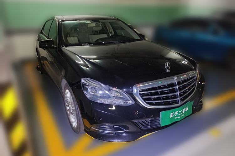 Used Mercedes-Benz E-Class 2015 E 260 L Front Right 45 Deg