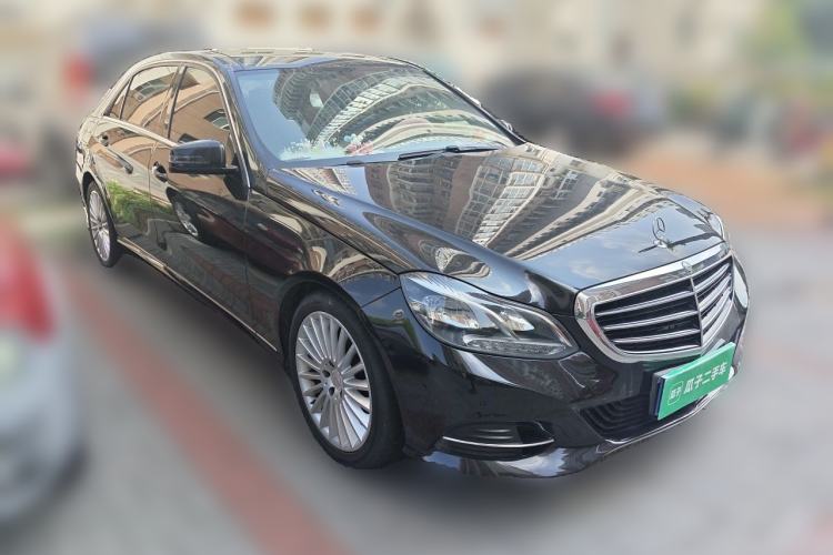 Used Mercedes-Benz E-Class 2015 Facelift E 200 L Front Right 45 Deg