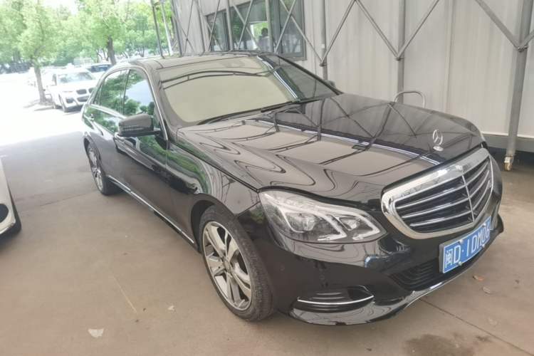 Used Mercedes-Benz E-Class 2015 E 320 L Luxury 4MATIC Front Right 45 Deg