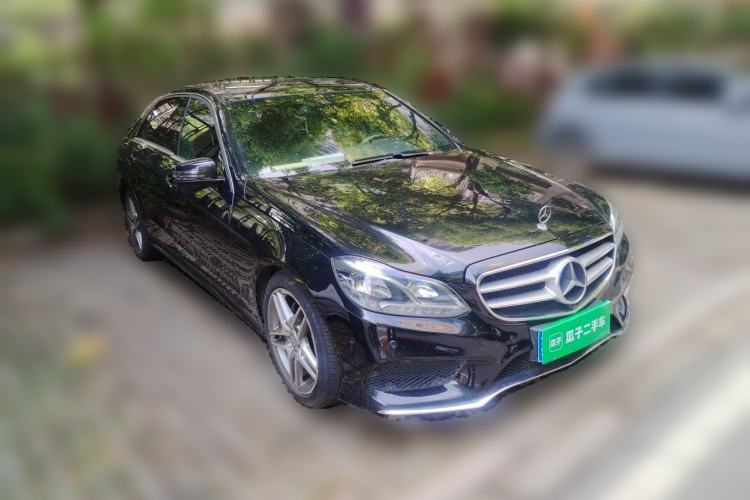 Used Mercedes-Benz E-Class 2015 E 260 L Sport & Fashion Model Front Right 45 Deg