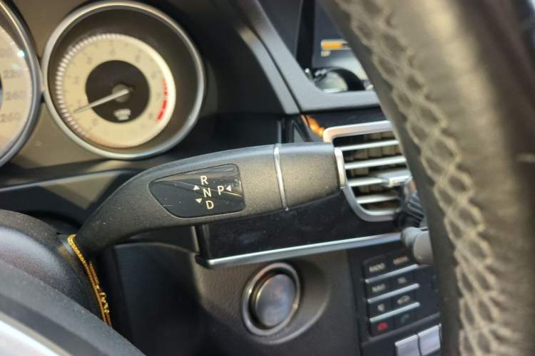 Used Mercedes-Benz E-Class 2015 Revised E 180 L Sport Edition Gear Lever