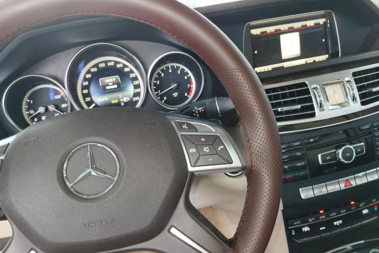 Used Mercedes-Benz E-Class 2015 E 320 L 4MATIC Gear Lever