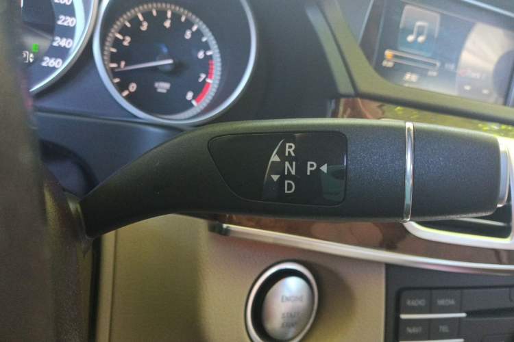 Used Mercedes-Benz E-Class 2015 E 260 L Gear Lever