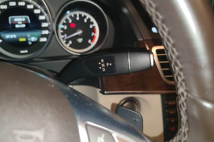 Used Mercedes-Benz E-Class 2015 E 200 L Gear Lever