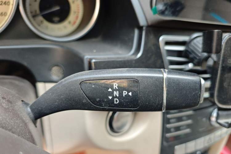Used Mercedes-Benz E-Class 2015 Facelift E 200 L Sport Edition Gear Lever