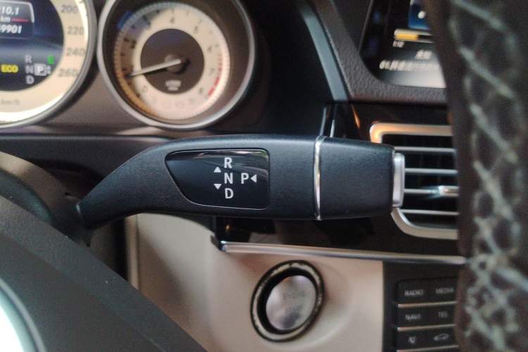 Used Mercedes-Benz E-Class 2015 Revised E 260 L Sporty and Stylish Edition Gear Lever