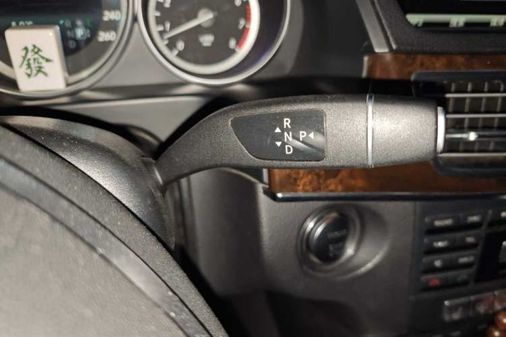 Used Mercedes-Benz E-Class 2015 Facelift E 260 L Luxury Edition Gear Lever